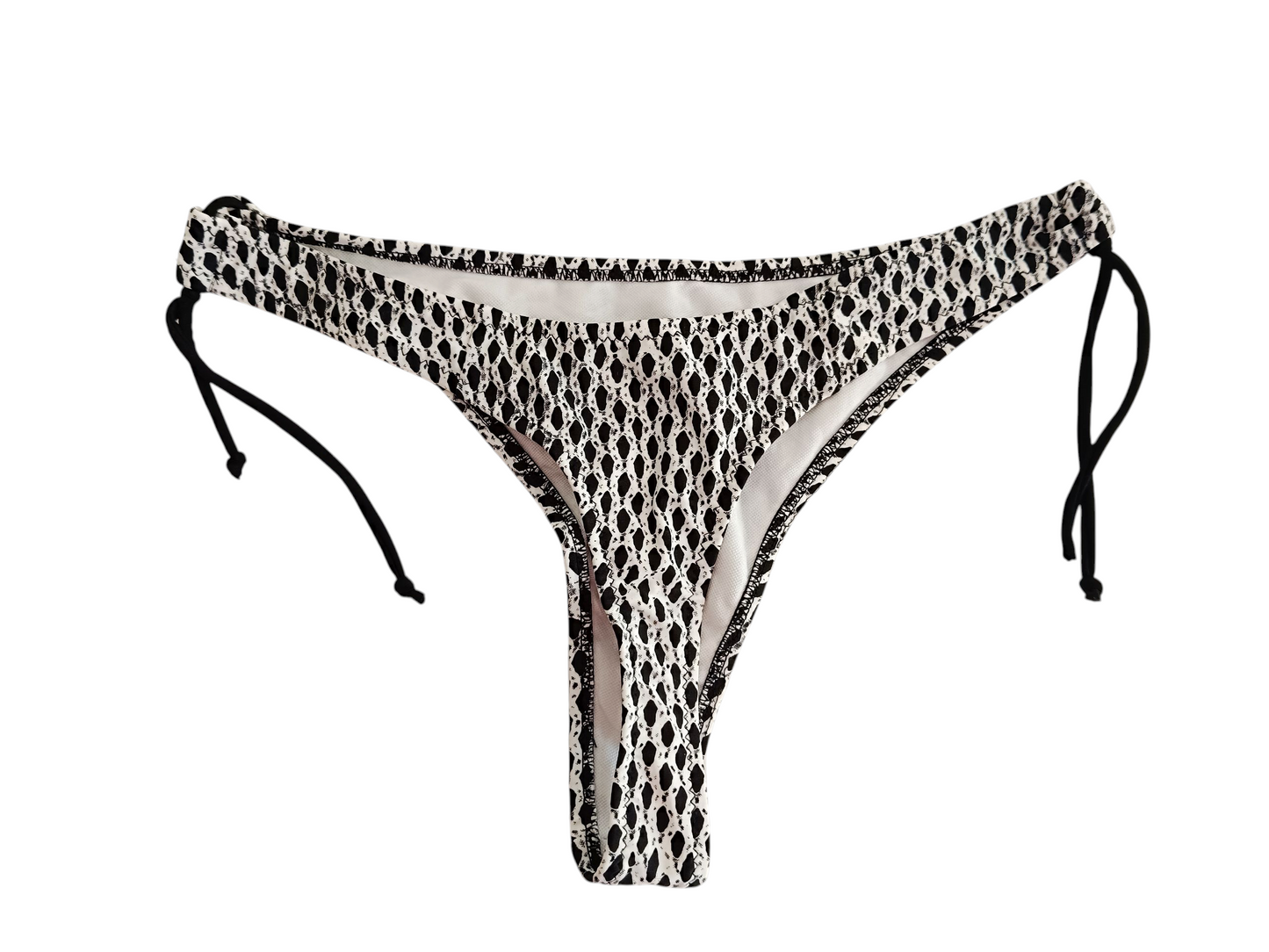 Braguita Juliana estilo brasileño – Bikini tanga M blanco y negro