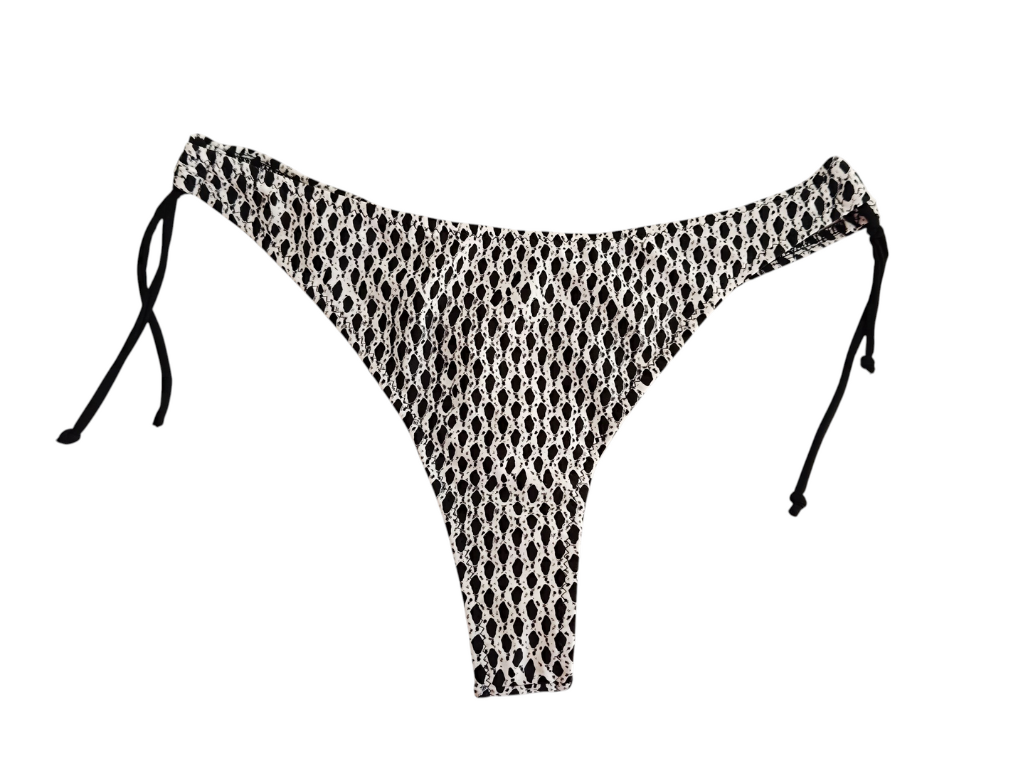 Braguita Juliana estilo brasileño – Bikini tanga M blanco y negro