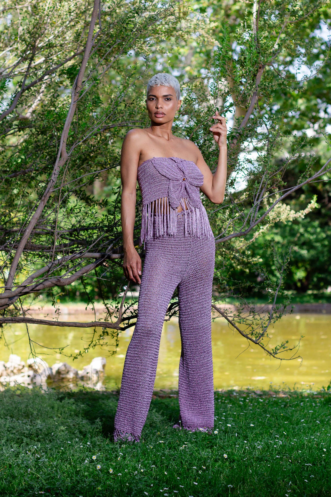 Conjunto Pantalón y Blusa de Crochet, Elegancia Artesanal Hecha a Mano. Estilo Boho Chic, disponible en Nordestina.es