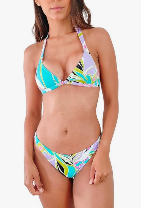 Bikini brasileño triángulo NORDESTINA con estampado exclusivo, top con tirantes reforzados y corte favorecedor. Hecho con 85% poliéster y 15% elastano, forrado y no transparente.