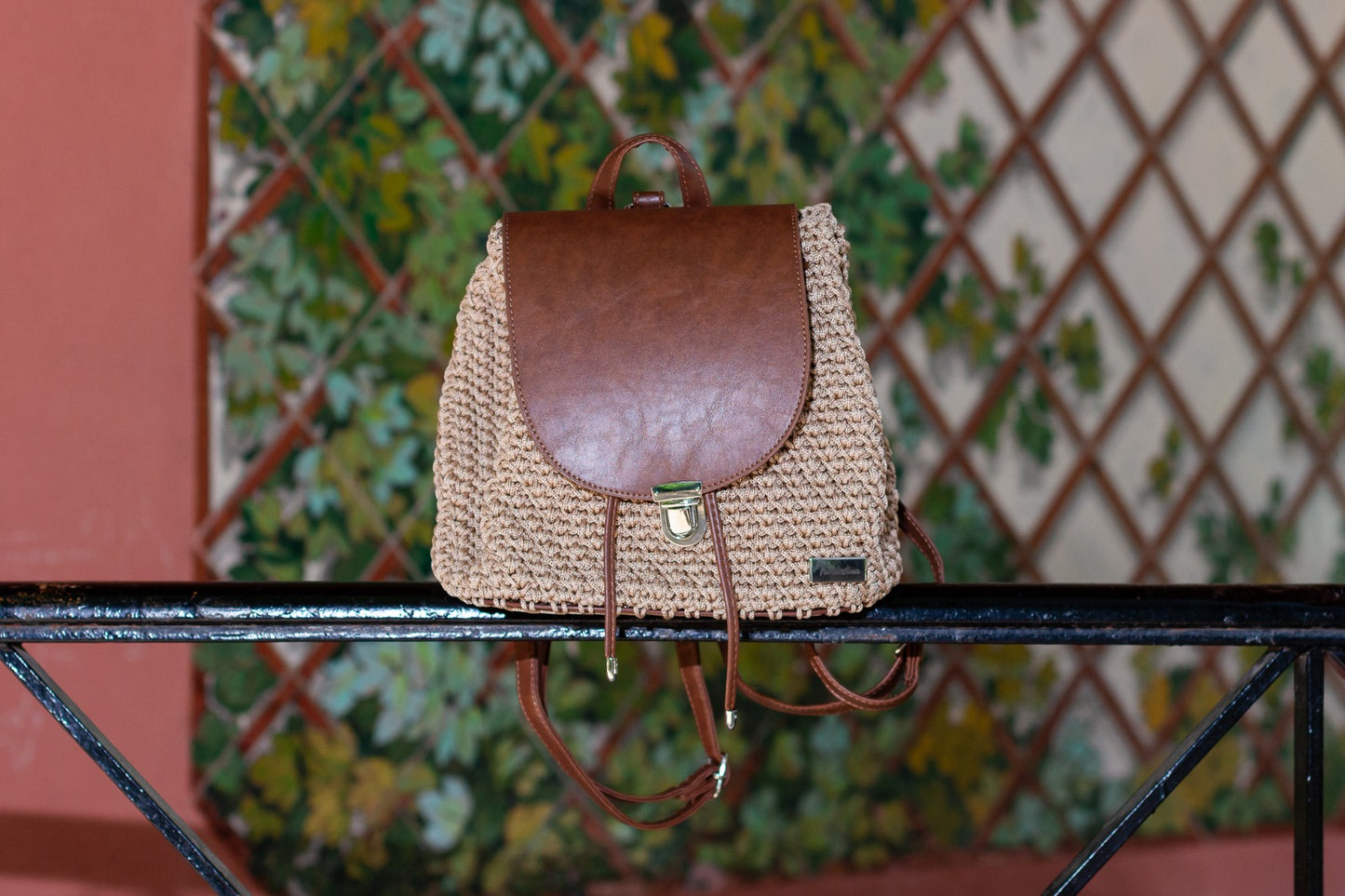 Mochila de Crochet Hecha a Mano – Estilo Artesanal y Sostenible